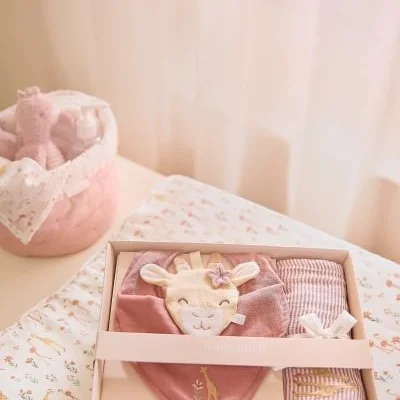 Подаръчен Сет за Бебе Safari Giraffe Pink