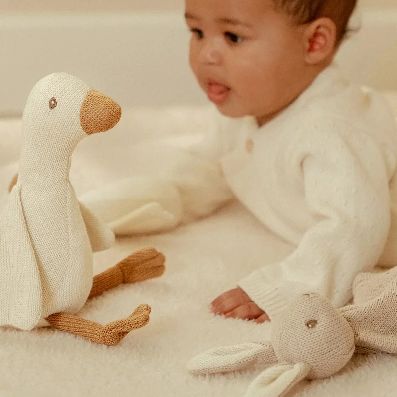 Подаръчна Кутия с Меки Плетени Играчки новородено Newborn Naturals