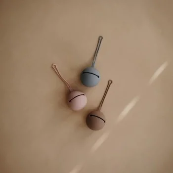Силиконова Кутия за Съхранение на Залъгалка Stone Mushie 