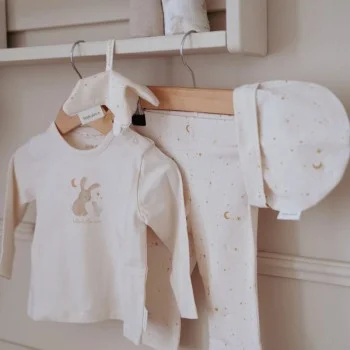 Подаръчен Сет Бебешки Дрешки Newborn Naturals 62-68