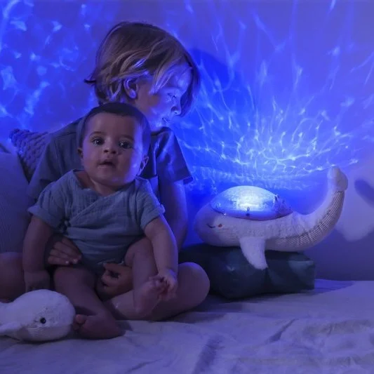Успокояваща Играчка за Бебе с Мелодии и Подводни Прожекции  Tranquil Whale™Family - White