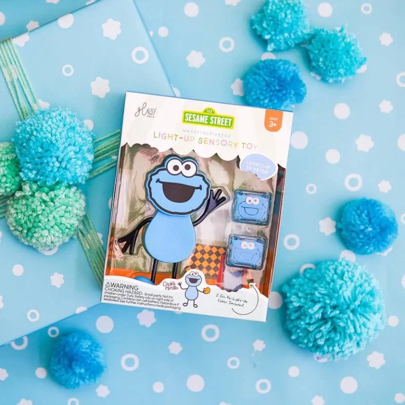 Герой COOKIE MONSTER + 2 Светещи Кубчета Glo Pals