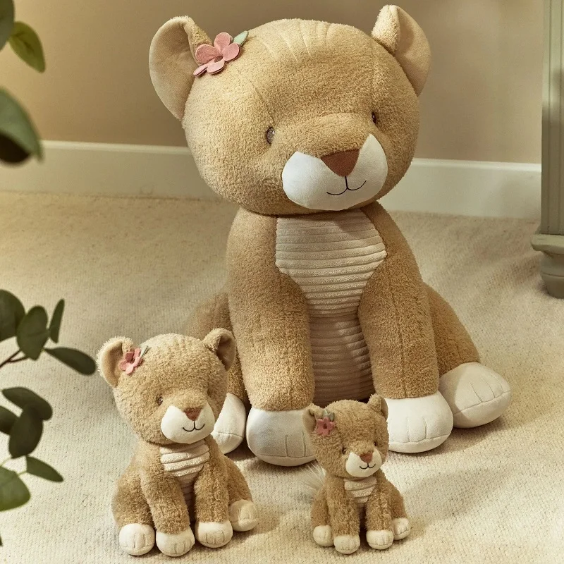 Мека Лъвица за Гушкане Safari Friends 25см