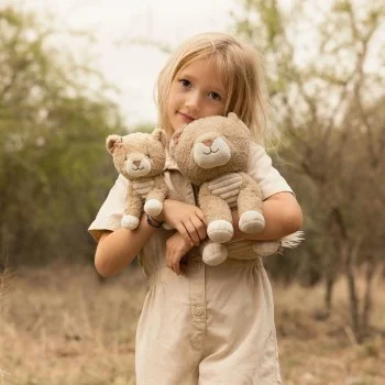 Мека Лъвица за Гушкане Safari Friends 25см