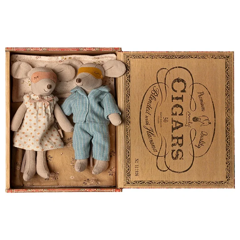 Мишлета Майка и Баща в Цигарена Кутия, Maileg